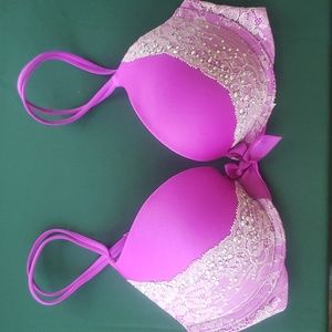 Victoria's Secret Very Sexy Push Up 32C